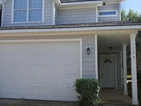 176B Binnacle Ct, Willis, TX 77318