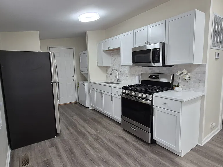 2383 Marshall Pl — Photo 3