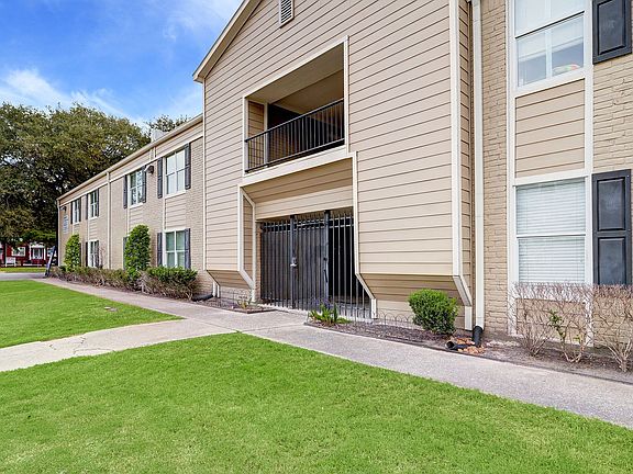 4th image of 835 Heights Blvd #6