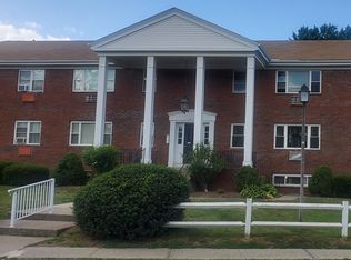 35 Regency Park Dr, Agawam, MA 01001