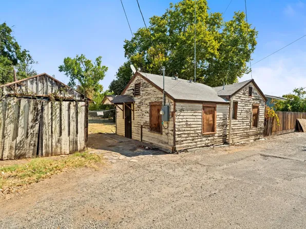 242 W 28th St, Merced, CA 95340