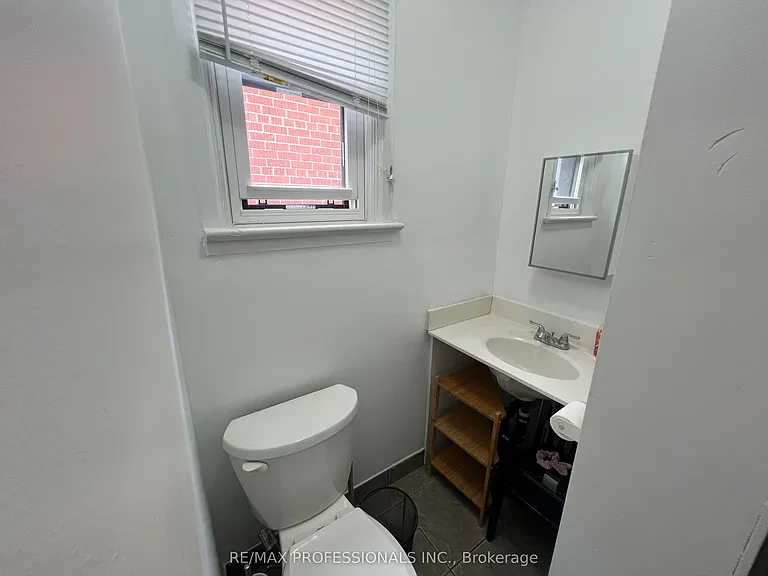 3210 Lake Shore Blvd W #2 — Photo 13
