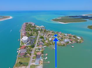 25 Dolphin Cir, Naples, FL 34113