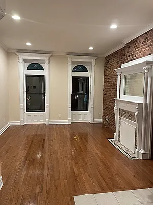 Rented by Voro, LLC | media 18