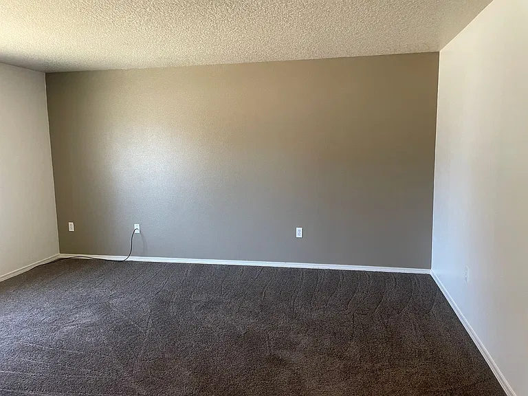 3401 W Mariner Ln — Photo 3
