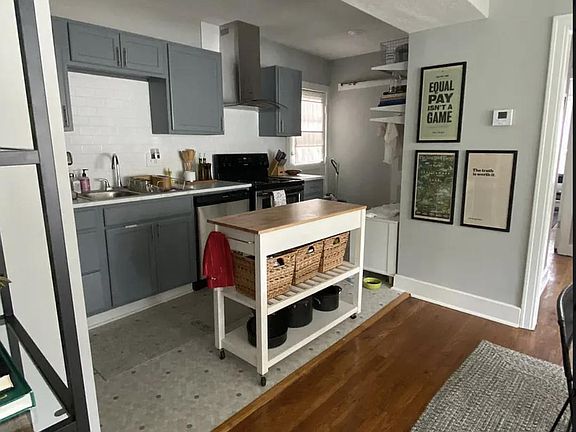 3rd image of 5049 Wyandotte St #2