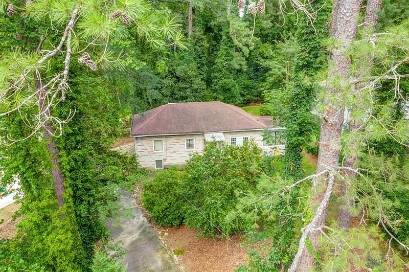 1st image of 3049 Clarendale Dr NW