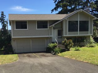 233 Weaver Rd NW, Bainbridge Island, WA 98110