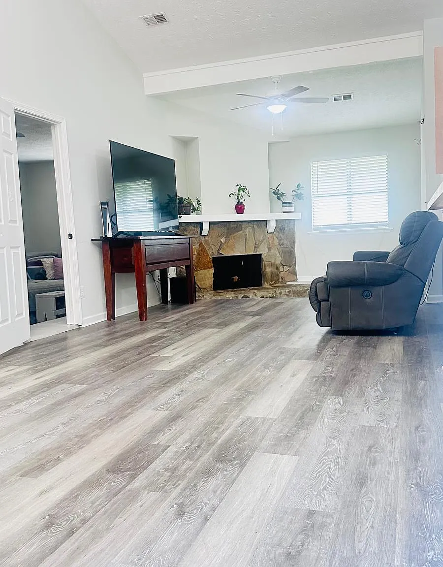 4 bed, 2220 sqft, $2,875 — Photo 1
