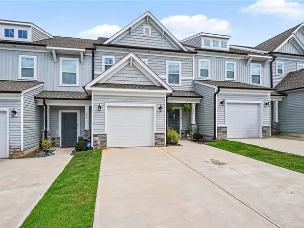 704 Whitfield Dr #44, Greensboro, NC 27455