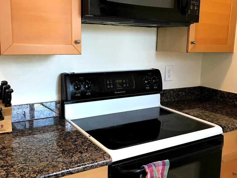 228 B Ave — Photo 11