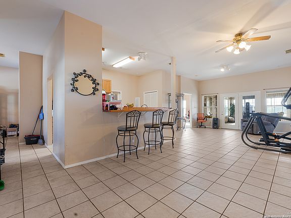 4th image of 267 S PALO ALTO DR