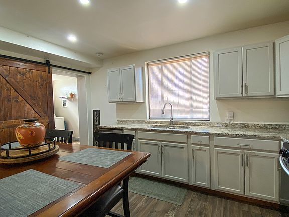 3rd image of 2507 Cagua Dr NE