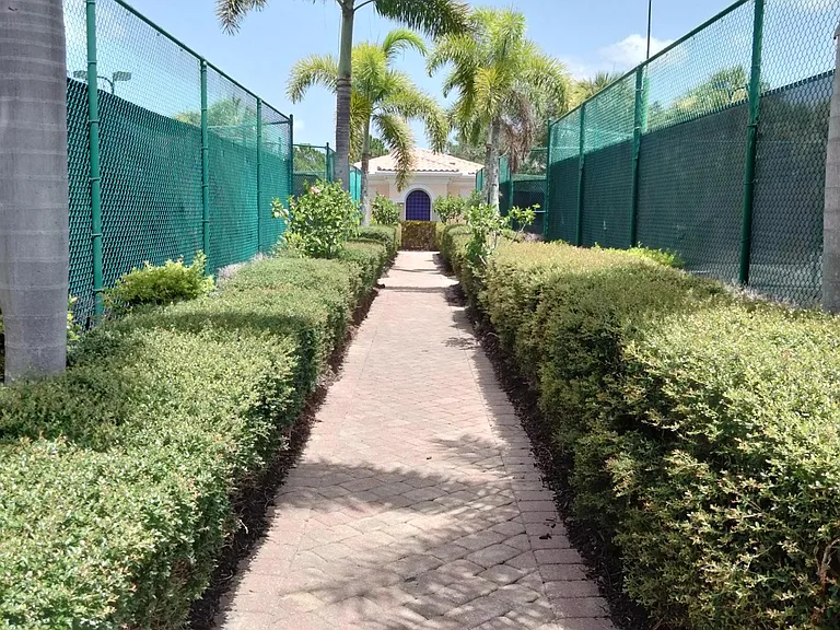 7615 Camminare Dr — Photo 24
