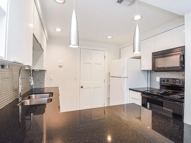 1829 Augusta Dr #31 — Photo 10