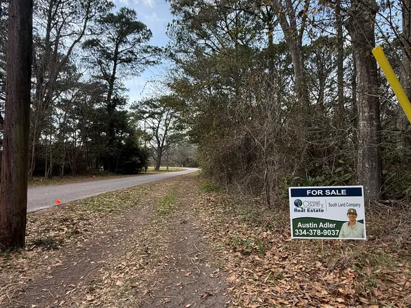 Julius St, Bayou La Batre, AL 36509