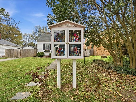 4th image of 410 N Shore Rd