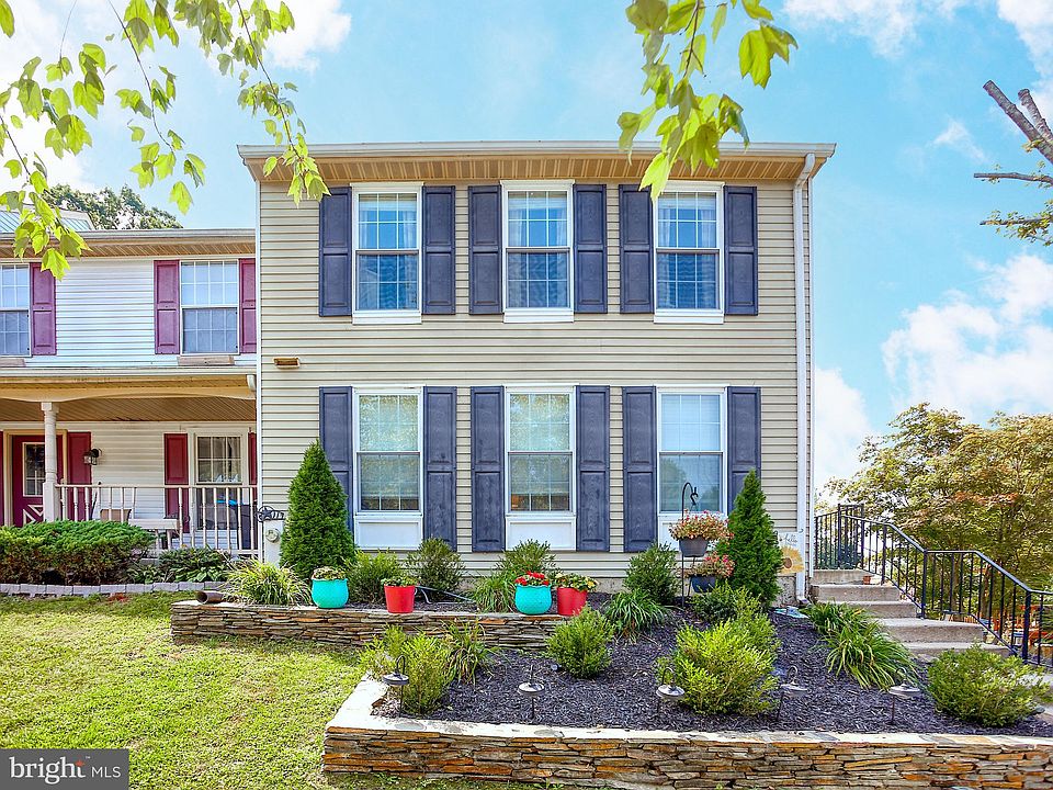 1st image of 1115 Oakwood Ln