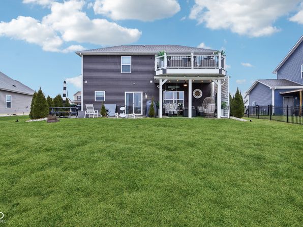 1006 Cherry Tree Ln, Greenwood, IN 46143