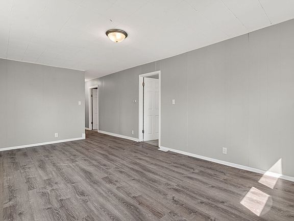 4th image of 1607 S Joliet St