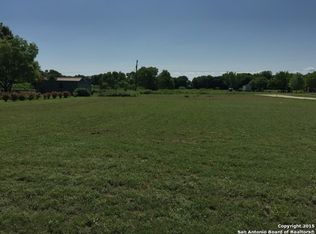 310 Woodlake Dr, Mc Queeney, TX 78123