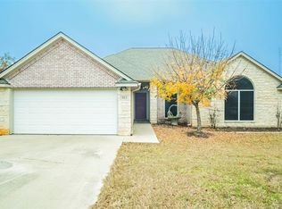 813 Cherry Ln, Springtown, TX 76082