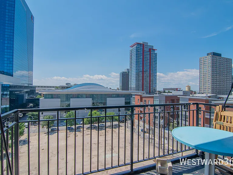 221 E Cullerton St #714 — Photo 8