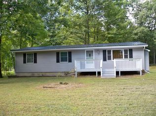 2219 Pinewood Ln, Stroudsburg, PA 18360