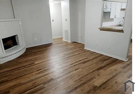 720 Amato St — Photo 2