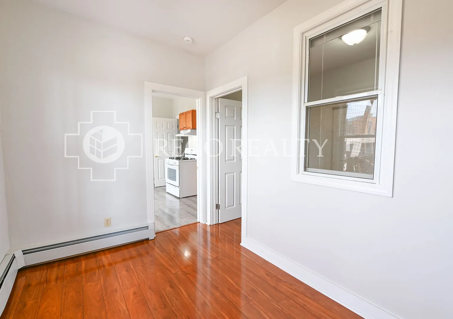 291 Buckingham St / Luca Investments LLC — Photo 4