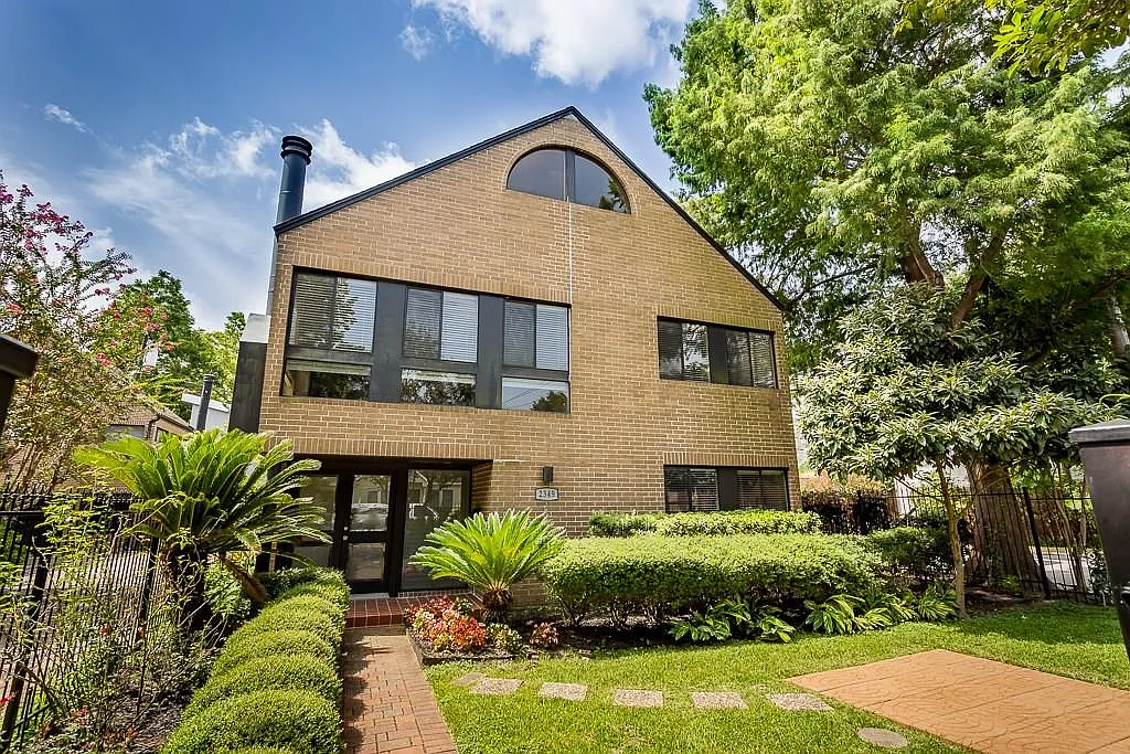 1 bed, 1.5 bath, 1657 sqft, $2,850 — Photo 1
