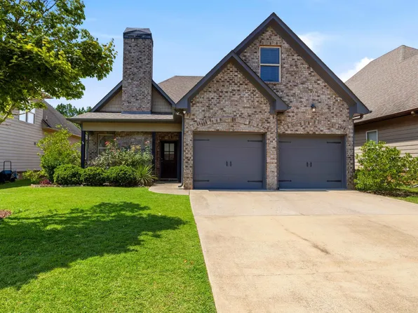 1043 Springfield Dr, Chelsea, AL 35043