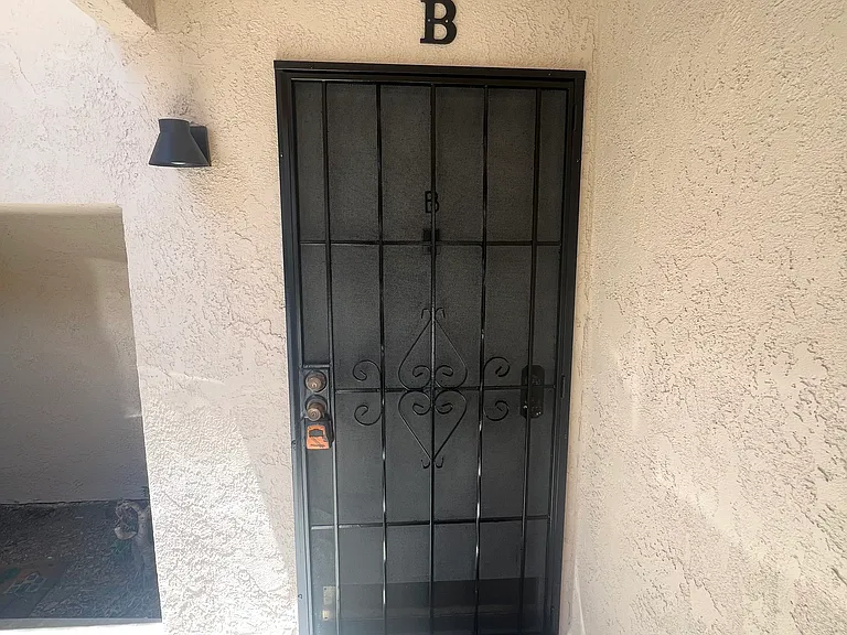 4842 King Cir #B — Photo 2