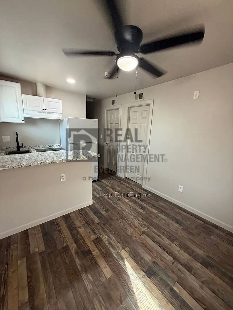 2 bed, 1.0 bath, $1,100 — Photo 1