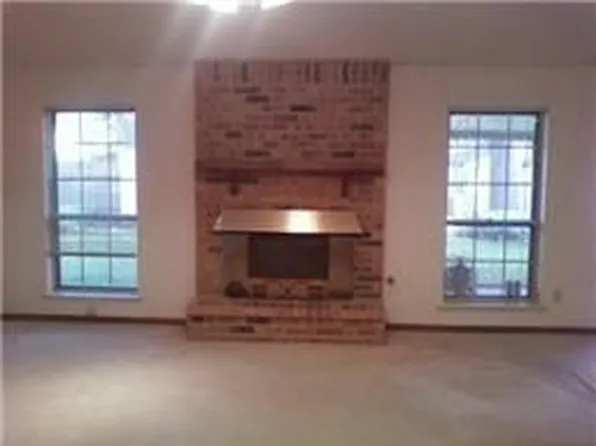 2704 Parrott Ave, Rosenberg, TX 77471