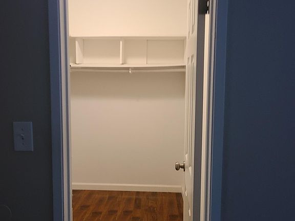 5th image of 383 W Bay St #5