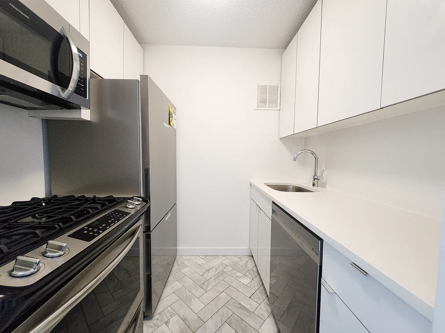 275 South Street — Photo 4