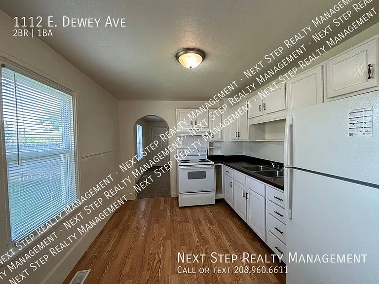 1112 E Dewey Ave — Photo 4