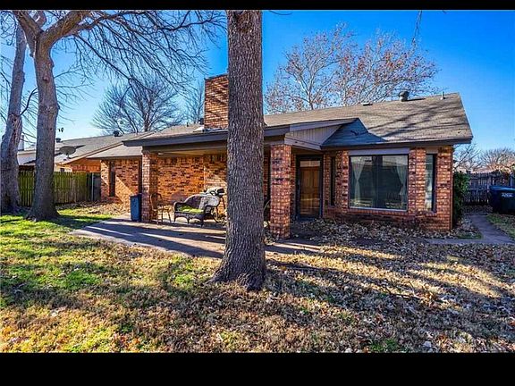 2nd image of 2805 Parkside Dr