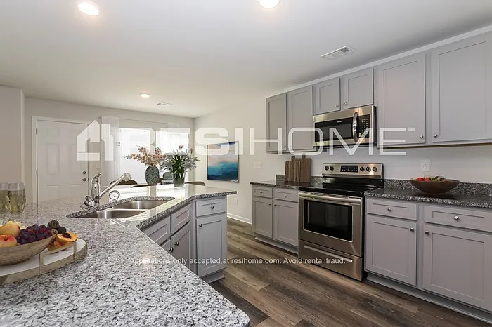 21 Remington Ln — Photo 3