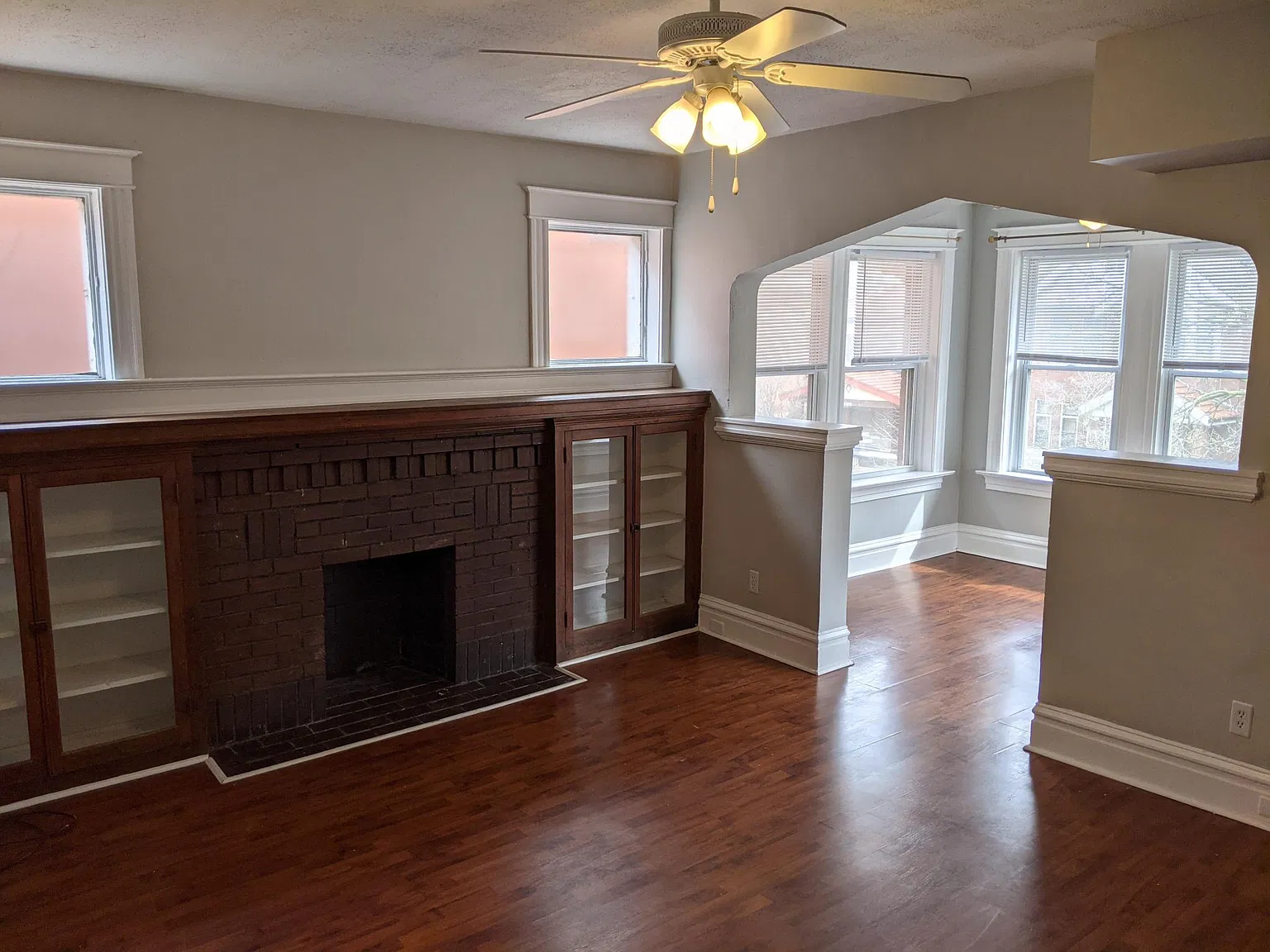 2 bed, 1000 sqft, $1,375 — Photo 2