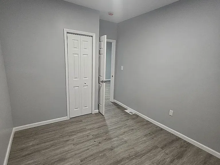 2901 Wade Ave #B — Photo 8