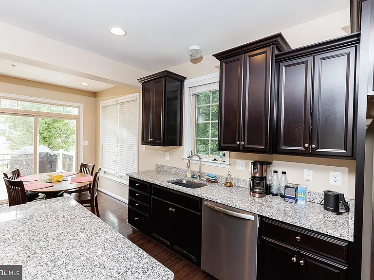 9203 Rice Ave — Photo 15