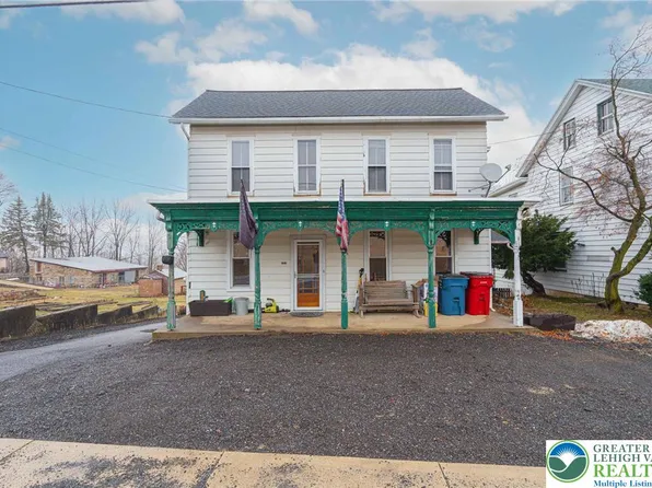 1303 State St, Mertztown, PA 19539