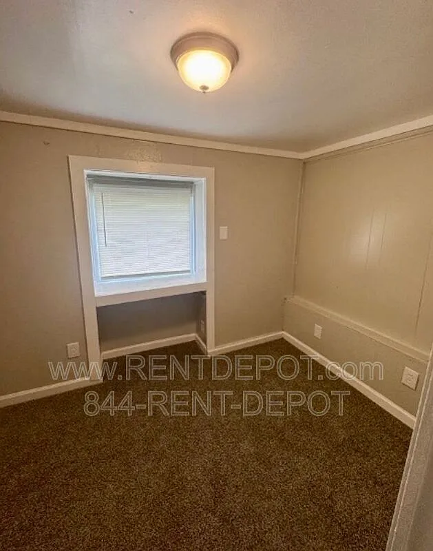 3 bed, 1.0 bath, 1101 sqft, $1,195 — Photo 3