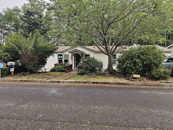 1305 Kristi Loop, Lakeside, OR 97449