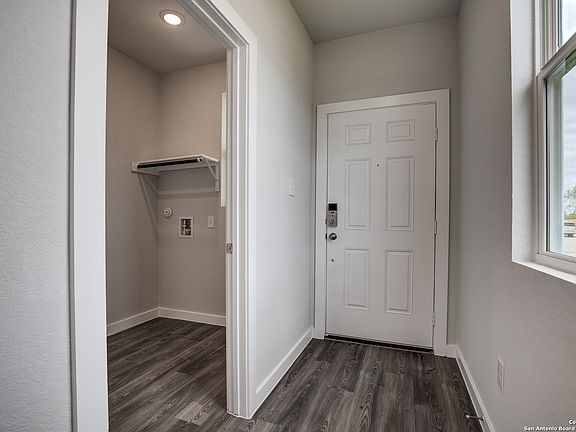 3rd image of 5535 Frederick Bluff