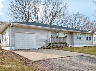 719 E Van Buren St, Marengo, IL 60152