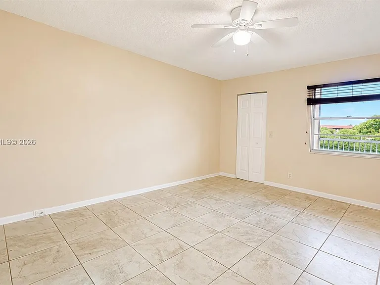 301 SW 135th Ave #317C — Photo 9