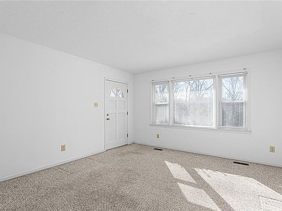 4th image of 145 Lin Tilley Rd